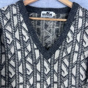 Vintage 70s Nova Dame Mens V-Neck Geometric Knit Sweater Grey Cream Large